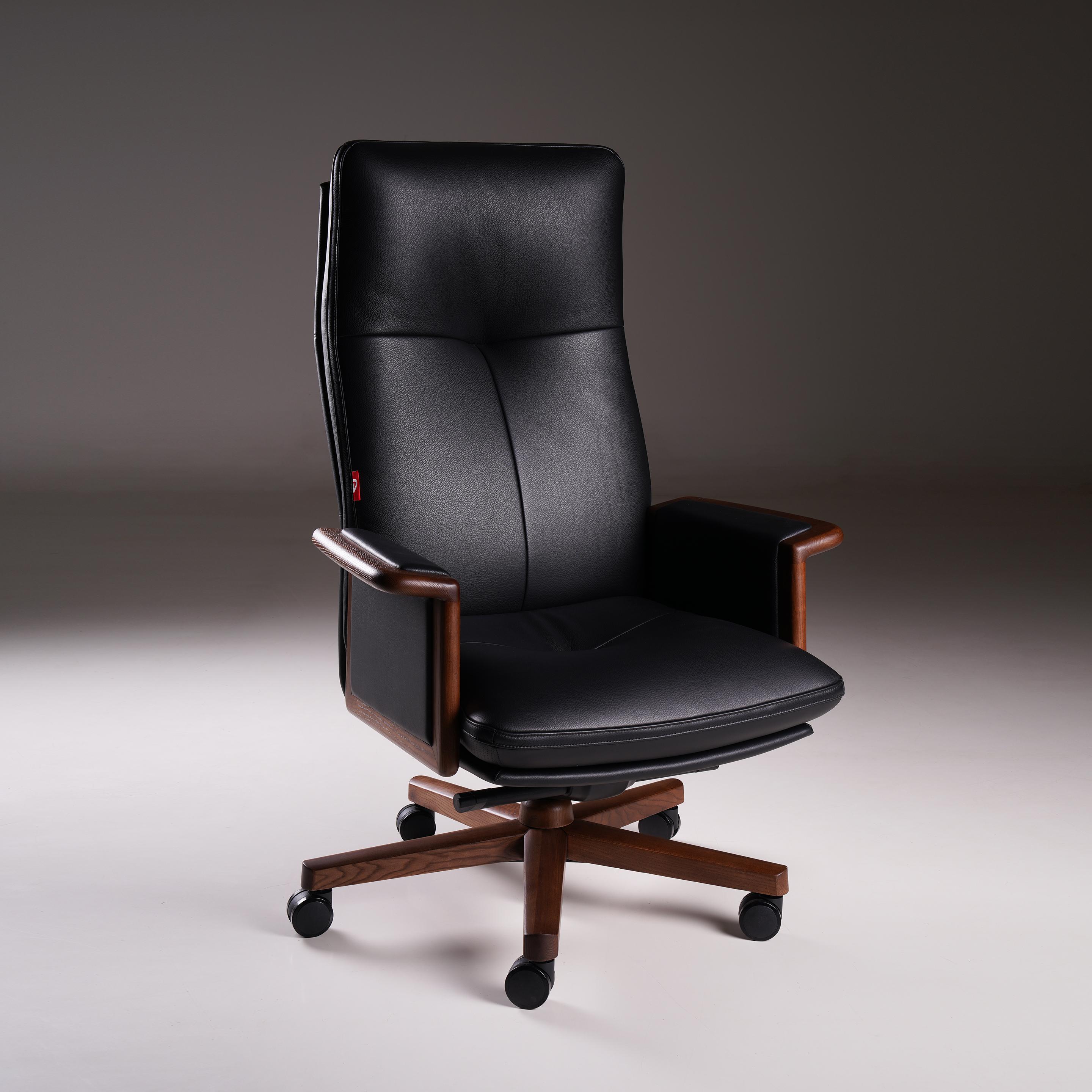 Durian Durian Executive Leatherette Chair